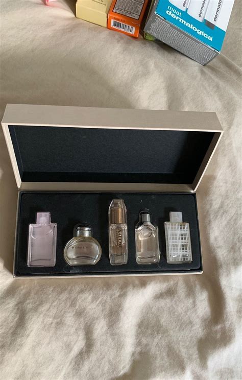 burberry perfume sample set.